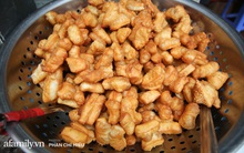 Quán quẩy đùi gà 30 năm nức tiếng tại Hà Nội, ngày ra lò đều tay 2 vạn chiếc, "mùa Covid-19" nhưng làm cả ngày cũng chẳng hết việc