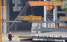 Lo nhập siêu quay trở lại