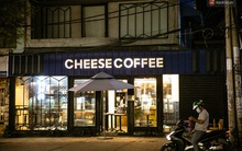 Quán xá Sài Gòn lao đao giữa mùa dịch: Thông báo bán mang đi nhưng nhiều nơi vẫn vắng hoe, khung cảnh ảm đạm bao trùm nhiều tuyến phố