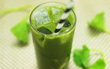 Nước rau má vừa ngon lại mát vào mùa nắng nóng nhưng đừng uống theo những cách này kẻo thành công cốc!