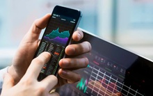 FiinGroup "bắt mạch" sức nóng cổ phiếu ngành chứng khoán, lưu ý rủi ro từ cuộc đua tăng vốn của doanh nghiệp