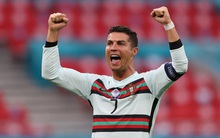 Lập cú đúp ngay trận đầu ra quân, Cristiano Ronaldo cùng lúc xô đổ 9 kỷ lục “vô tiền khoáng hậu” tại các VCK Euro: Cầu thủ vĩ đại nhất không anh thì là ai?