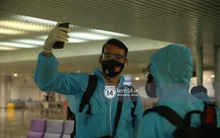 "Phóng viên thường trực" của đội tuyển VN: Tấn Trường "tác nghiệp" mọi nơi, check-in báo tin fan nhanh như chớp!