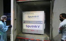 Lô vắc-xin Sputnik V "khủng" hạ cánh xuống Ấn Độ, "bốc hơi" nhanh kỷ lục