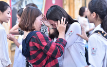 Đề thi Văn lớp 10: Tốn bao nhiêu tiền ăn học, tại sao điểm thi thấp thế này, sao chỉ có ăn với học mà làm cũng không xong?