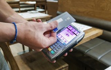 Mất tiền lúc nửa đêm: Lỗi tại ai?