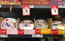 Công ty Việt bán phở ăn liền tại siêu thị Úc nhưng khiến “vua phở” Lý Quý Trung nhầm tưởng sản phẩm Hàn Quốc: Thương hiệu lạ hoắc, giá đắt gấp 3!