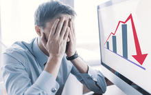 FOMO đu đỉnh 1.400, có nên bình quân giá xuống để gồng lỗ?