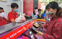 Nếu Vissan ngừng sản xuất trong 3 đến 4 tuần, sẽ ảnh hưởng như thế nào đến thị trường thịt lợn ở TP.HCM và các phương án bù đắp?