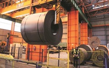 Thị trường quặng sắt đang “sụp đổ” nhưng giá thép vẫn tăng nóng