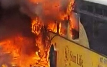 Hàng loạt xe khách bị thiêu rụi ở Bắc Giang