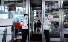 "Khát" nhân lực trong dịch Covid-19