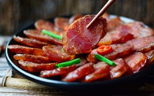 Sau tuổi trung niên, phụ nữ nhất định cần tránh xa 4 loại thực phẩm “ăn cắp canxi”, khiến xương giòn dễ gãy