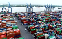 Cảnh báo nguy cơ ùn tắc hàng hóa tại cảng Cát Lái