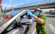 TP HCM: Đề xuất công chức mặc đồng phục, đeo thẻ khi ra đường