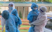 Hướng dẫn mới nhất về cách ly của Bộ Y tế: Cha mẹ được đi cùng trẻ đến cơ sở y tế điều trị COVID-19