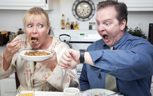 Bữa sáng quan trọng nhưng không phải ai cũng ăn đúng cách: 5 thói quen ăn sáng hại dạ dày mà nhiều người Việt vẫn duy trì hàng ngày