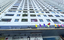 Phát hiện mảnh giấy ghi "tạm biệt, tôi đi nhé" trong phòng bé gái rơi từ tầng 12 chung cư ở Hà Nội