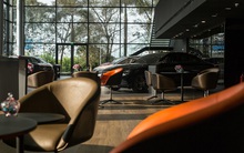 Nửa tháng không có khách gọi xem xe, sales ôtô tính chuyện bỏ nghề vì ế ẩm