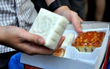 Ông chủ bánh Trung thu nổi tiếng từ chối hàng trăm cuộc gọi vì thiếu người làm