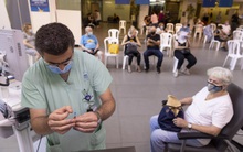 Israel chuẩn bị tiêm mũi 4 vắc-xin Covid-19 cho người dân