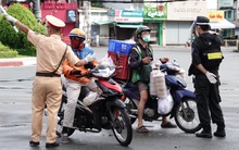 Sau 15/9 TP.HCM cho shipper tiêm 2 mũi, test Covid-19 âm tính được chạy liên quận, còn người dân thì sao?