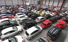 Cảnh chưa từng thấy: 200 đại lý ô tô đóng băng mùa dịch, doanh số thấp kỷ lục trong 10 năm