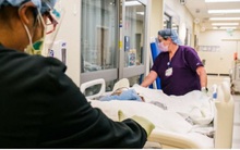 Khủng hoảng y tế do biến thể Delta ở Mỹ: Bệnh nhân tử vong bệnh viện hết chỗ