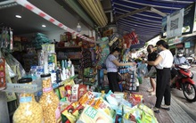 Người dân Hà Nội tấp nập mua bán sau thời gian giãn cách