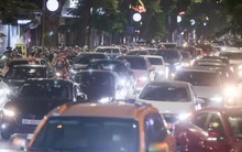 Biển người đi chơi Trung thu ở Hà Nội: Tiềm ẩn nguy cơ lây lan dịch bệnh