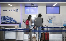 Hãng hàng không lớn của Mỹ sa thải tất cả nhân viên không chịu tiêm vắc xin COVID-19