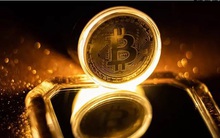 Đầu tư trong tương lai là vàng hay Bitcoin?