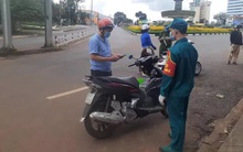 Tranh cãi việc đi chợ không có CMND bị phạt 1 triệu đồng