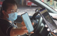 Giấy đi đường mã QR Code chỉ mất khoảng 30 giây kiểm tra, giúp Đà Nẵng không ùn ứ ở chốt kiểm dịch