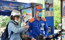 Giá xăng tăng trở lại vào ngày mai?