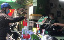 Ngày đầu hàng quán mở lại loại hình bán mang đi: Người dân vừa mừng vừa lo