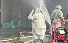 Sơ tán dân, phong tỏa đường xử lý khí gas bị rò rỉ ở xưởng đá lạnh Bình Dương