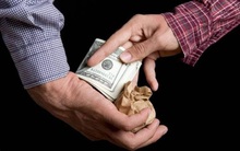 Không chỉ ông Trịnh Văn Quyết, việc bán "chui" cổ phiếu còn khiến Elon Musk cùng hàng loạt tay to nhận cái kết đắng