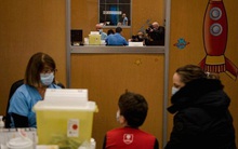 Canada: Mất quyền gặp con vì chưa tiêm vắc xin COVID-19