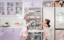 Cận Tết, mẹ 8x tự thiết kế căn bếp màu tím pastel, thi công gấp rút chỉ 1 tuần: “Trái tim của ngôi nhà” với toàn đồ gia dụng cao cấp