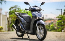 Giá xe máy đảo chiều lao dốc: Honda SH giảm sâu bất ngờ, Honda Vision, Air Blade... đồng loạt bán dưới giá đề xuất