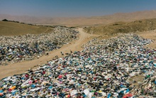 Bãi rác quần áo của thế giới: Mặt trái của "thời trang nhanh" siêu lợi nhuận và cái giá phải trả dành cho hành tinh này