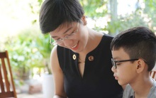 Bà mẹ ở TP.HCM khoe 2 cuốn SỔ TRƯỞNG THÀNH của con, nhận ngay ngàn like: Dạy dỗ thế này lớn lên con không có của ăn của để mới lạ