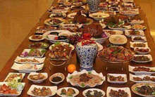 Phổ Nghi hé lộ bí mật ẩn sau bữa cơm 120 món của hoàng đế và lý do không được ăn quá 3 gắp