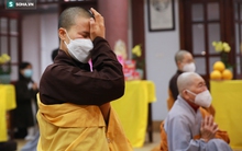 Tăng ni, phật tử chùa Đình Quán bật khóc trong lễ tang đặc biệt thiền sư Thích Nhất Hạnh