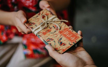 Phong bao nhỏ, ý nghĩa to: Những điều đại kỵ khi cho và nhận Lì Xì Tết để năm mới vận đỏ như son, phát lộc phát tài