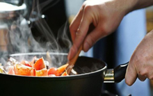 PGS dinh dưỡng chỉ 2 lỗi sai của người Việt trong ngày Tết gây hoạ, sinh chất gây ung thư