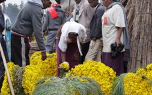 Thế giới bước sang năm 2022, một quốc gia "kẹt lại" năm 2014