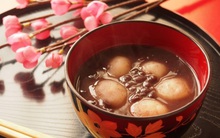 Vào đầu năm, người Nhật hay ăn 1 món "đỏ tựa hoa đào" để chúc nhau tài lộc và khử độc cơ thể, phụ nữ chăm dùng còn giảm nếp nhăn hiệu quả