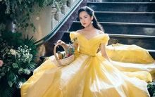 Hoa hậu 13 tuổi ngồi trên xe bus hai tầng như diễu hành bị dân mạng cho là "lố lăng” có gia thế khủng cỡ nào?